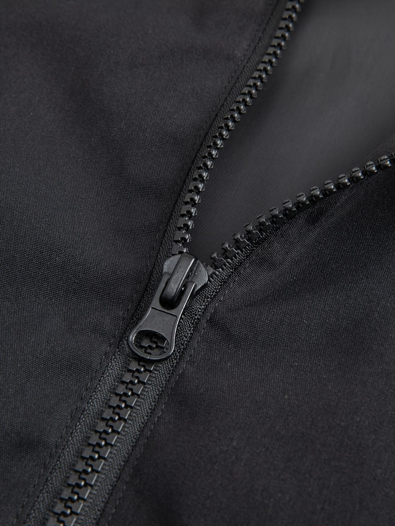Men's Lightweight Windbreaker Jacket
